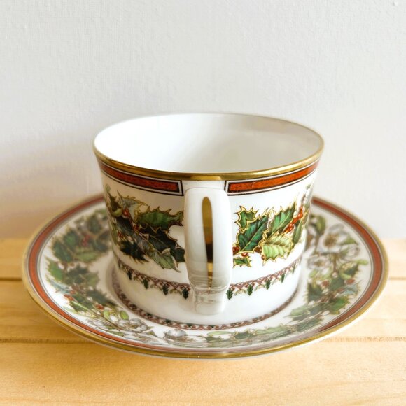 Spode Christmas Rose Vintage Teacup and Saucer Set - Picture 7 of 8